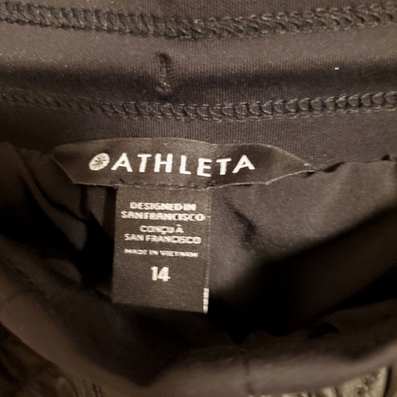 NWT Athleta "Apres Ski" Quilted mini short. Black. Size 14. Plus size. - Picture 5 of 13